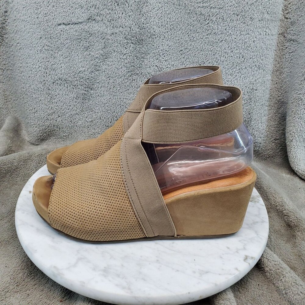Gentle Souls By Kenneth Cole Shoes Womens 7.5 Gwendoline Brown Leather Sandals